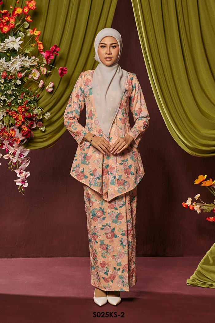 Kebaya Saloma in Pale Orange (S025KS-2)