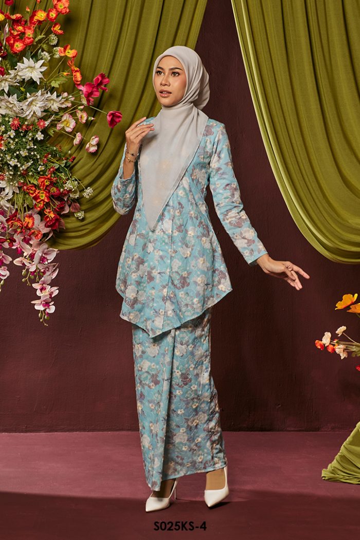 Kebaya Saloma in Light Blue (S025KS-4)
