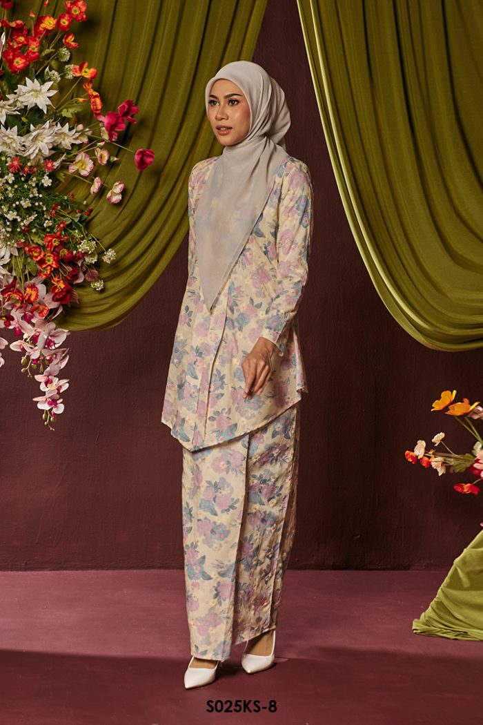 Kebaya Saloma in Vanilla (S025KS-8)