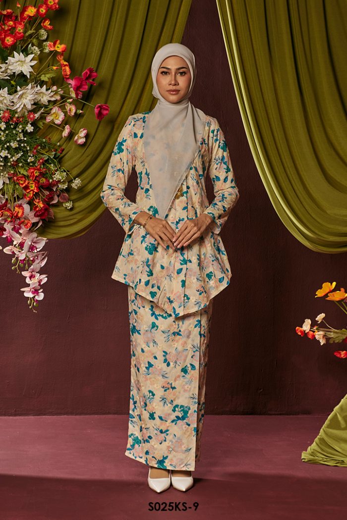 Kebaya Saloma in Light Yellow (S025KS-9)