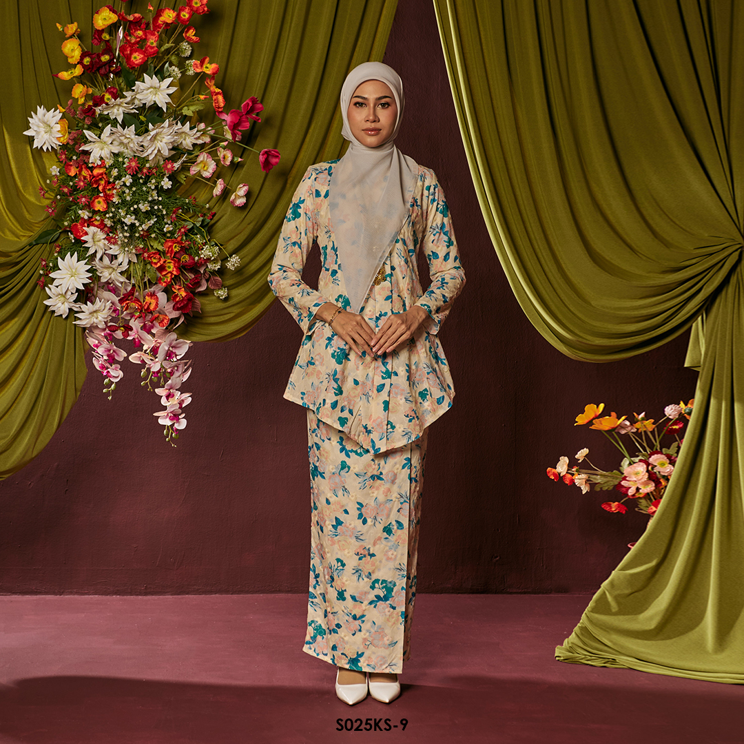 Kebaya Saloma in Light Yellow (S025KS-9)