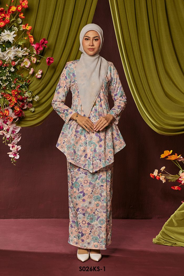 Kebaya Saloma in Peach Salmon (S026KS-1)