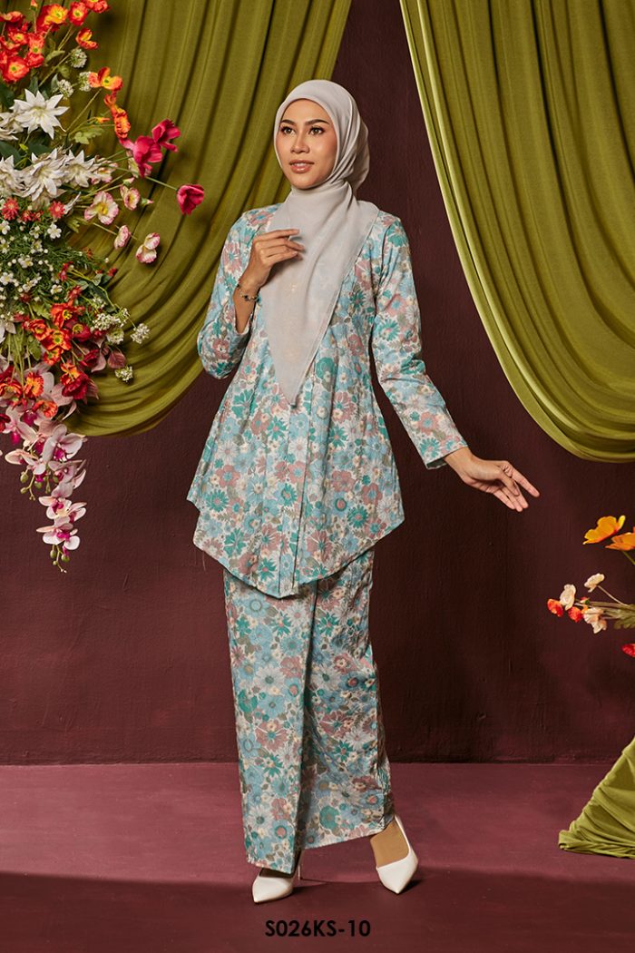 Kebaya Saloma in Light Blue (S026KS-10)