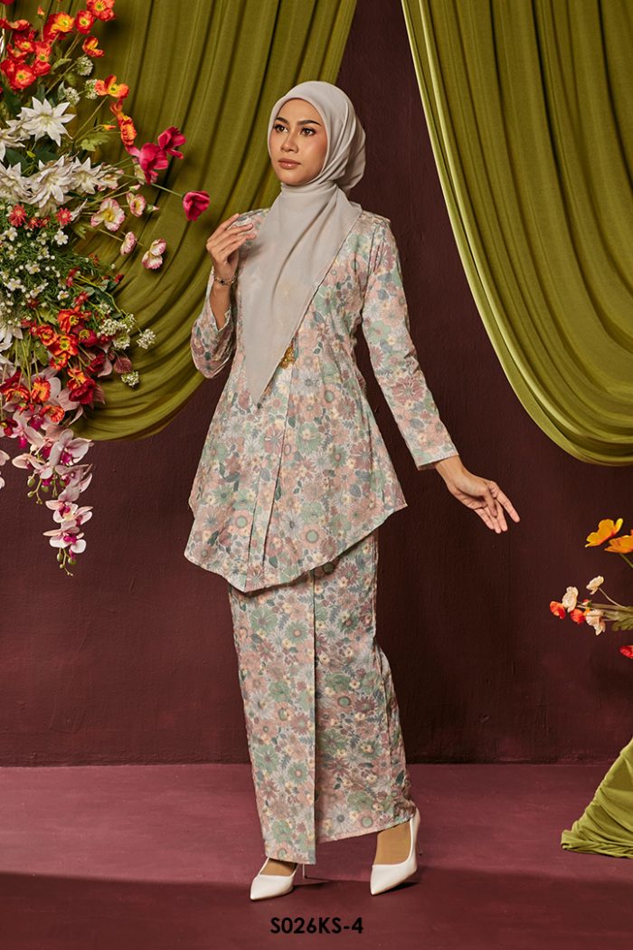 Kebaya Saloma in Salmon Pink (S026KS-4)