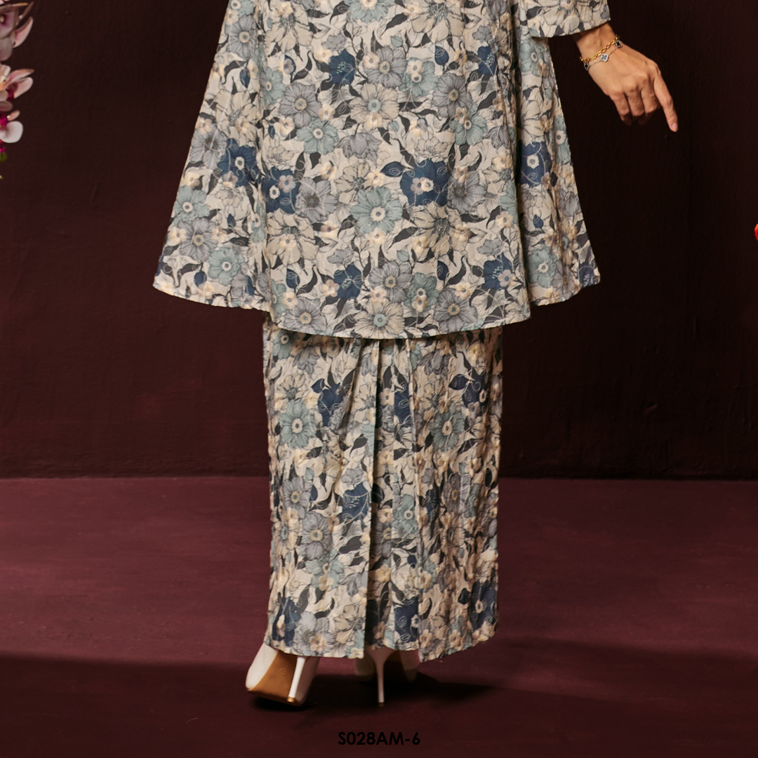 Ameera Kurung in Midnight Blue (S028AM-6) - Image 4