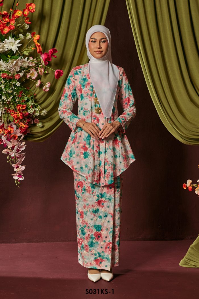 Kebaya Saloma in Light Red (S031KS-1)