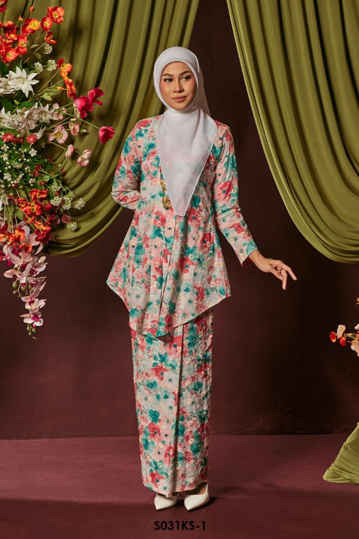 Kebaya Saloma in Light Red (S031KS-1)