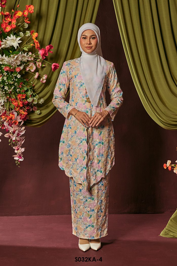 Kebaya Anggun 2.0 in Pastel Orange (S032KA-4)