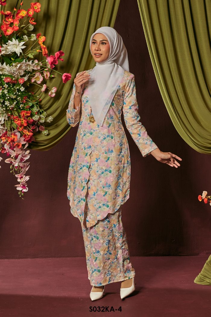 Kebaya Anggun 2.0 in Pastel Orange (S032KA-4)