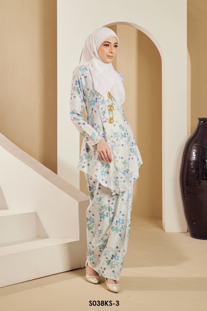 Kebaya Saloma in Light Blue (S038KS-3)